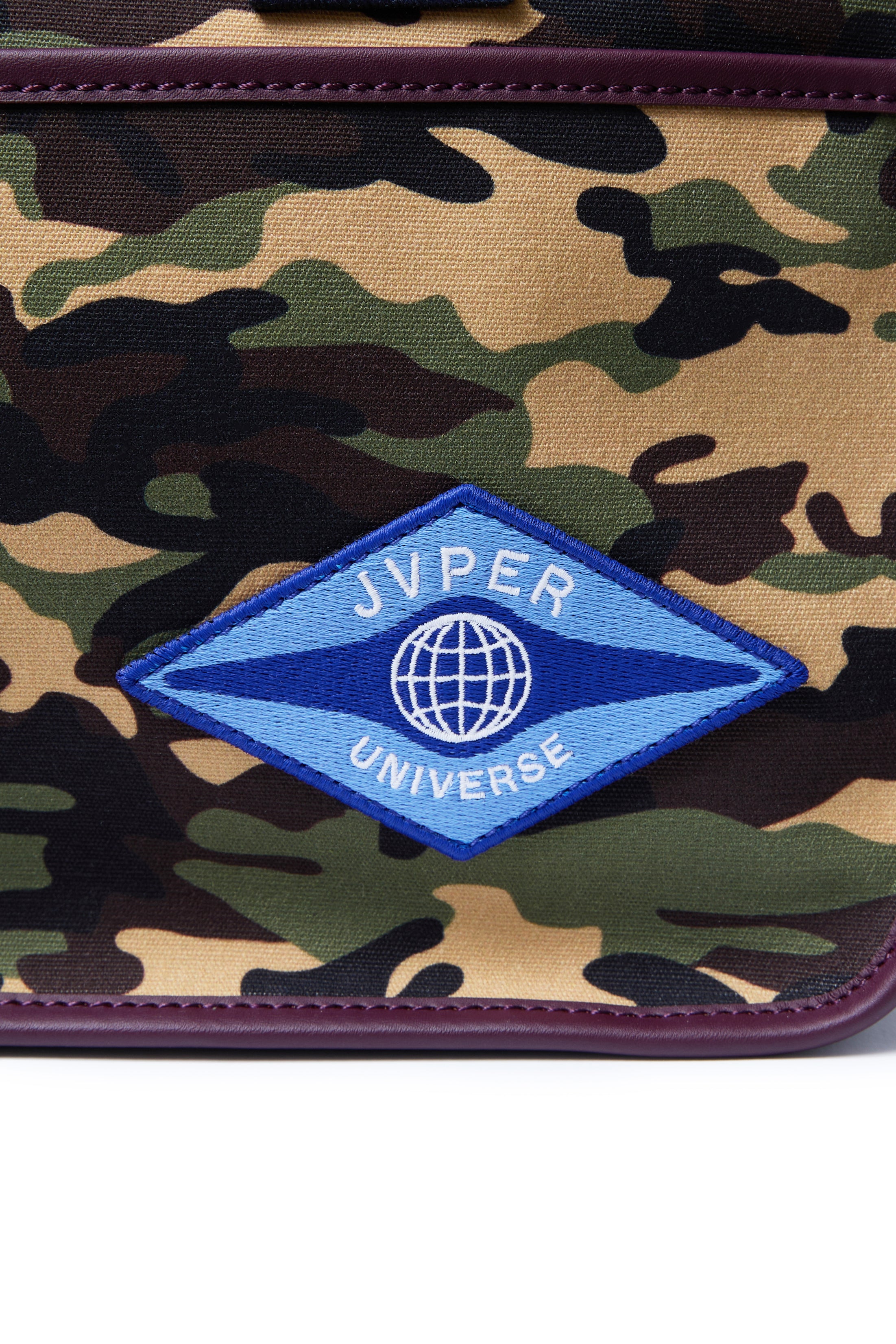 클래식 카모 캔버스 박스백 – 네이비 & 버건디 웨빙