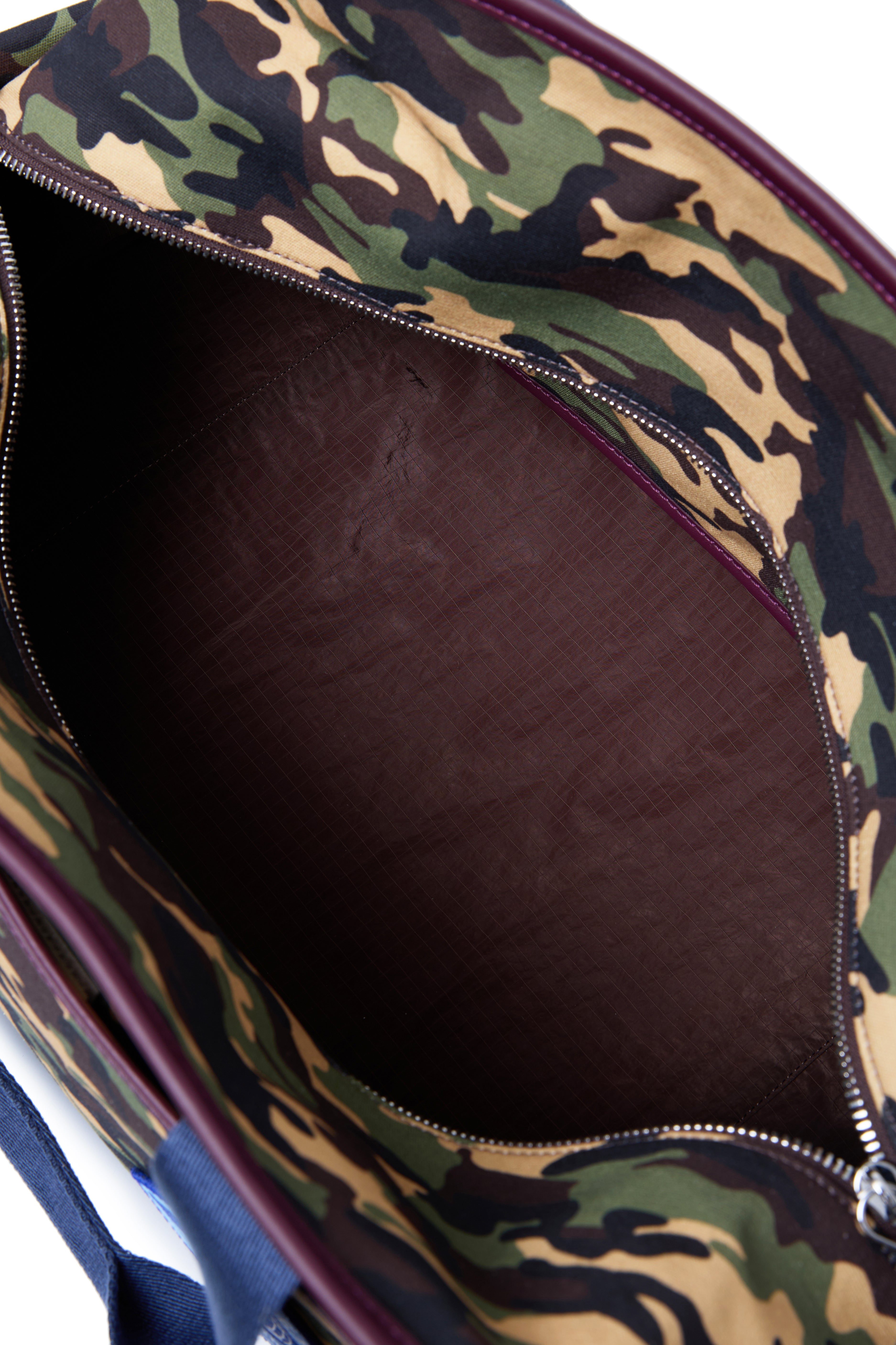 클래식 카모 캔버스 박스백 – 네이비 & 버건디 웨빙