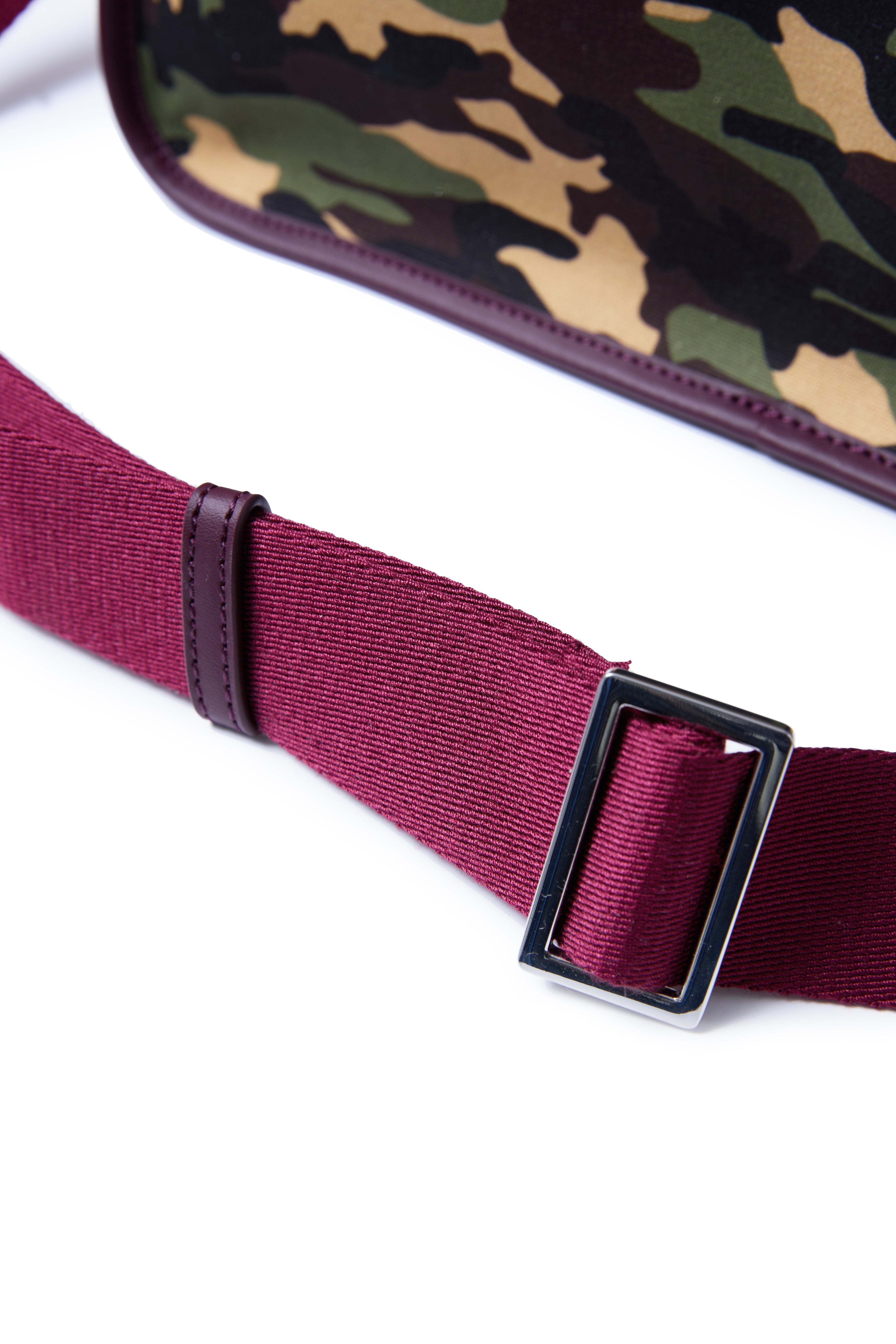 클래식 카모 캔버스 박스백 – 네이비 & 버건디 웨빙