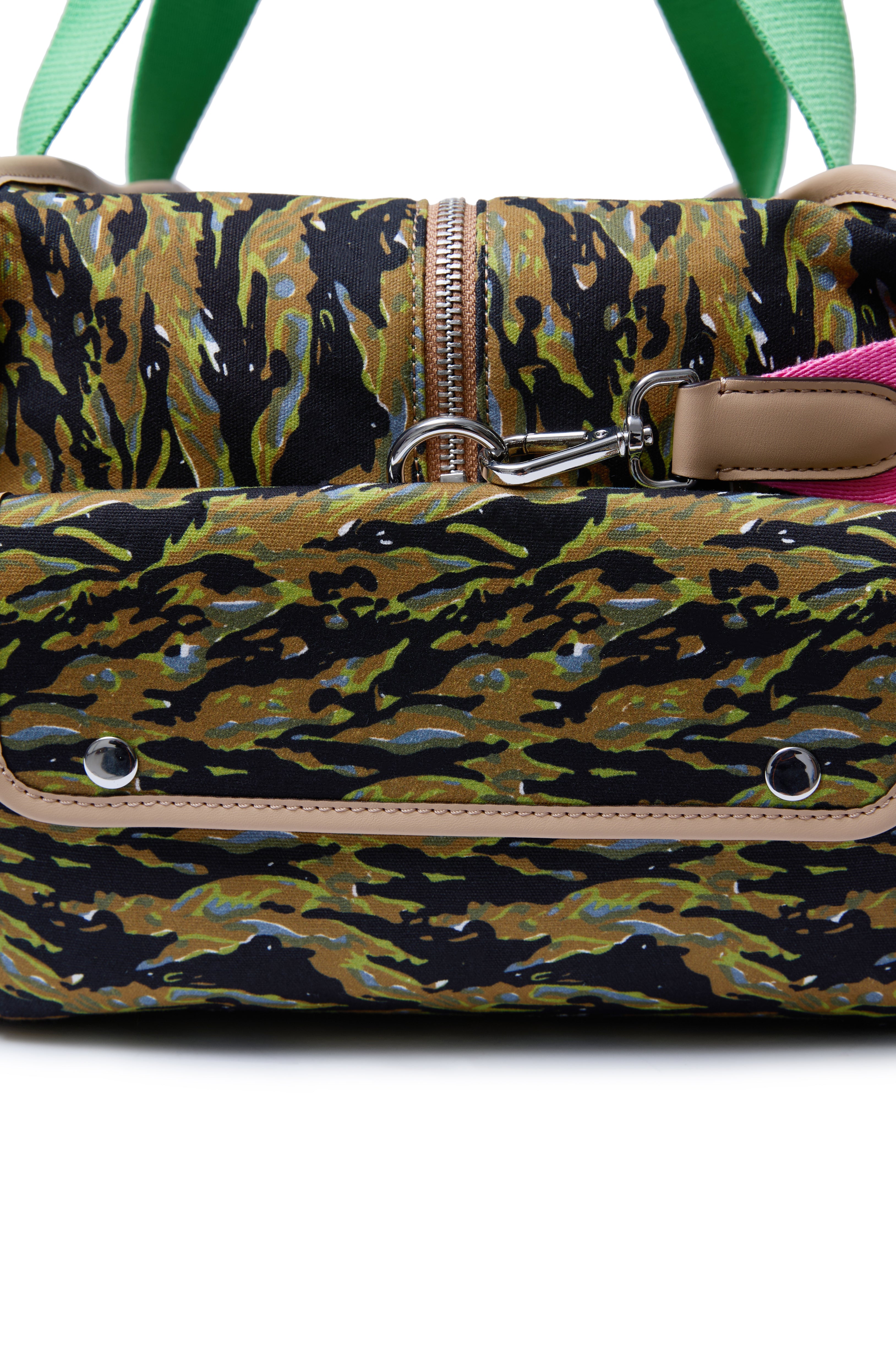 타이거 스트라이프 카모 캔버스 박스백 – 네온 웨빙 포인트